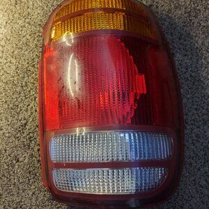 2003 Ford explorer tail light passenger side